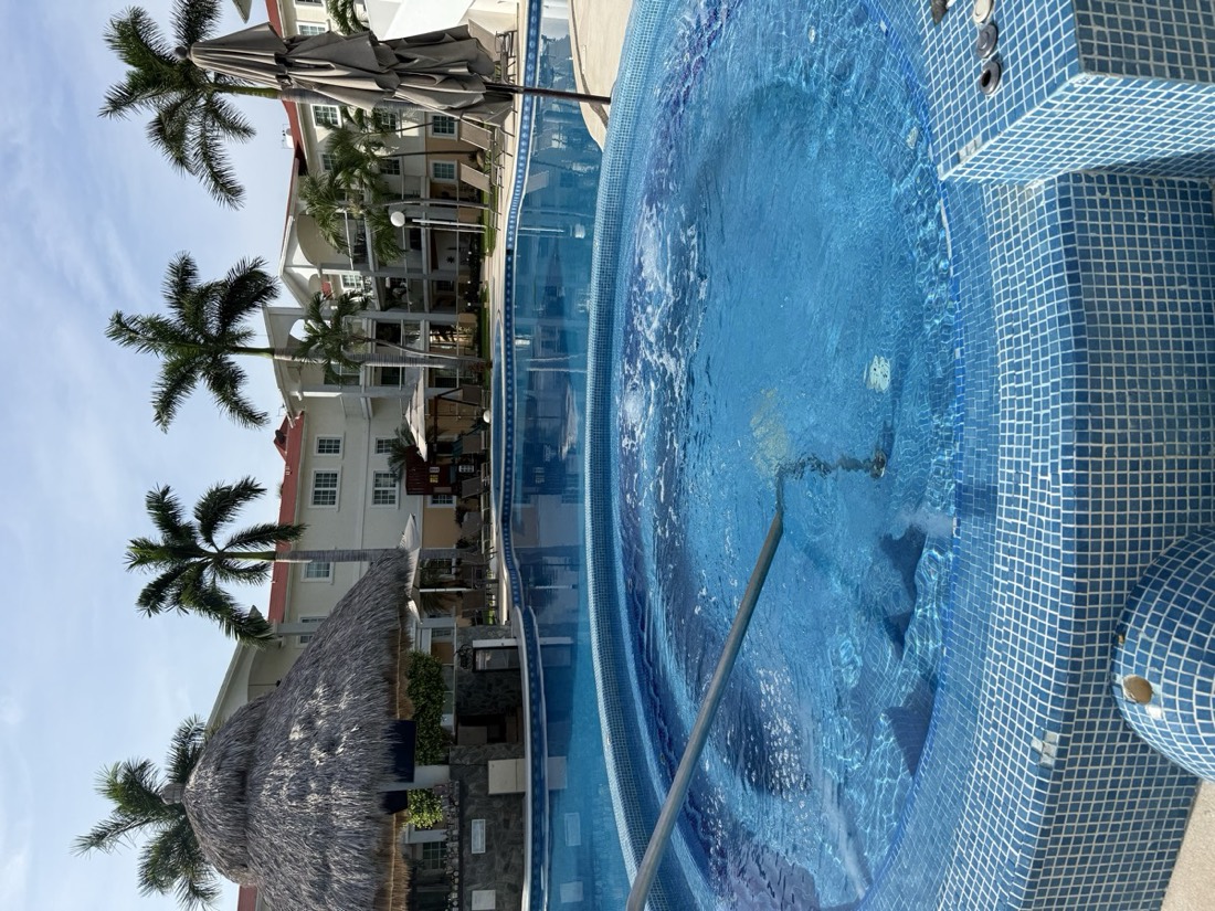 Jacuzzi del condominio con hidrojets