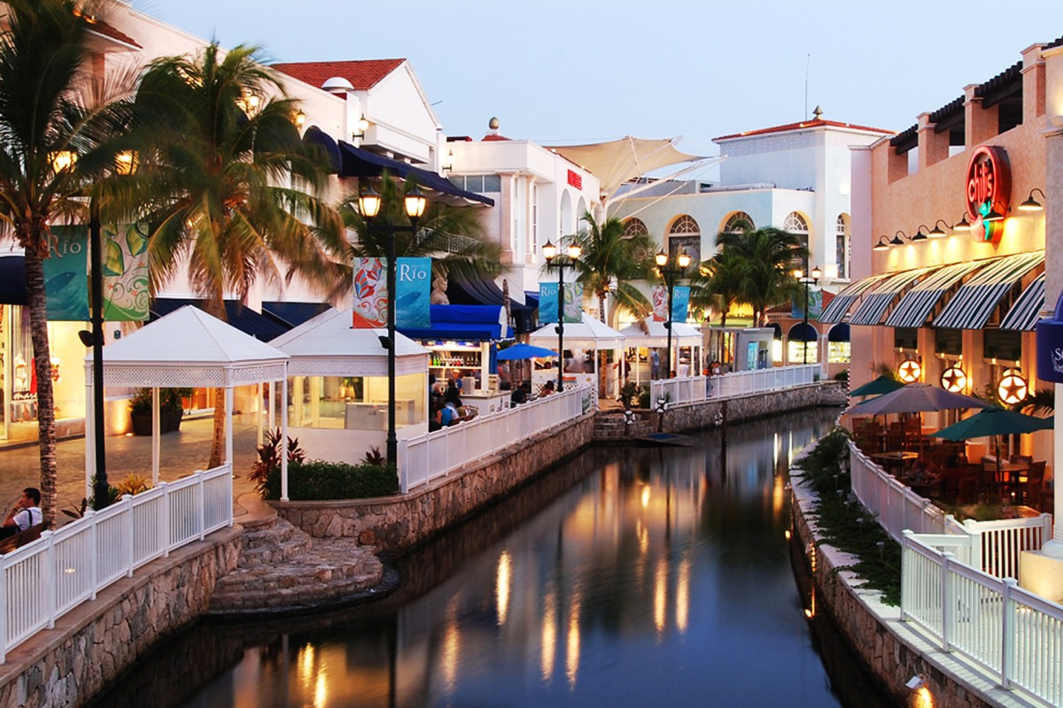 La Isla Acapulco Shopping Village