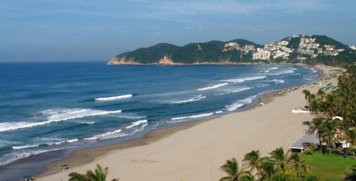 Playa Revolcadero, Acapulco Diamante